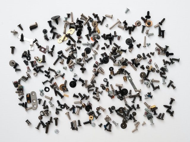 assembly of screws and  washers
