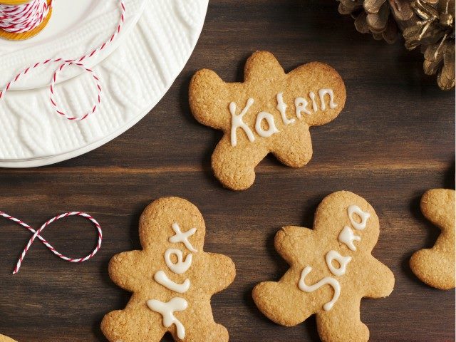 gingerbread cookies with names on them.
