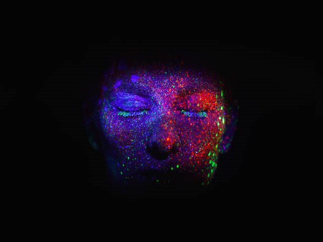 glow in the dark face paint