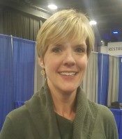 headshot of Traci Bartos
