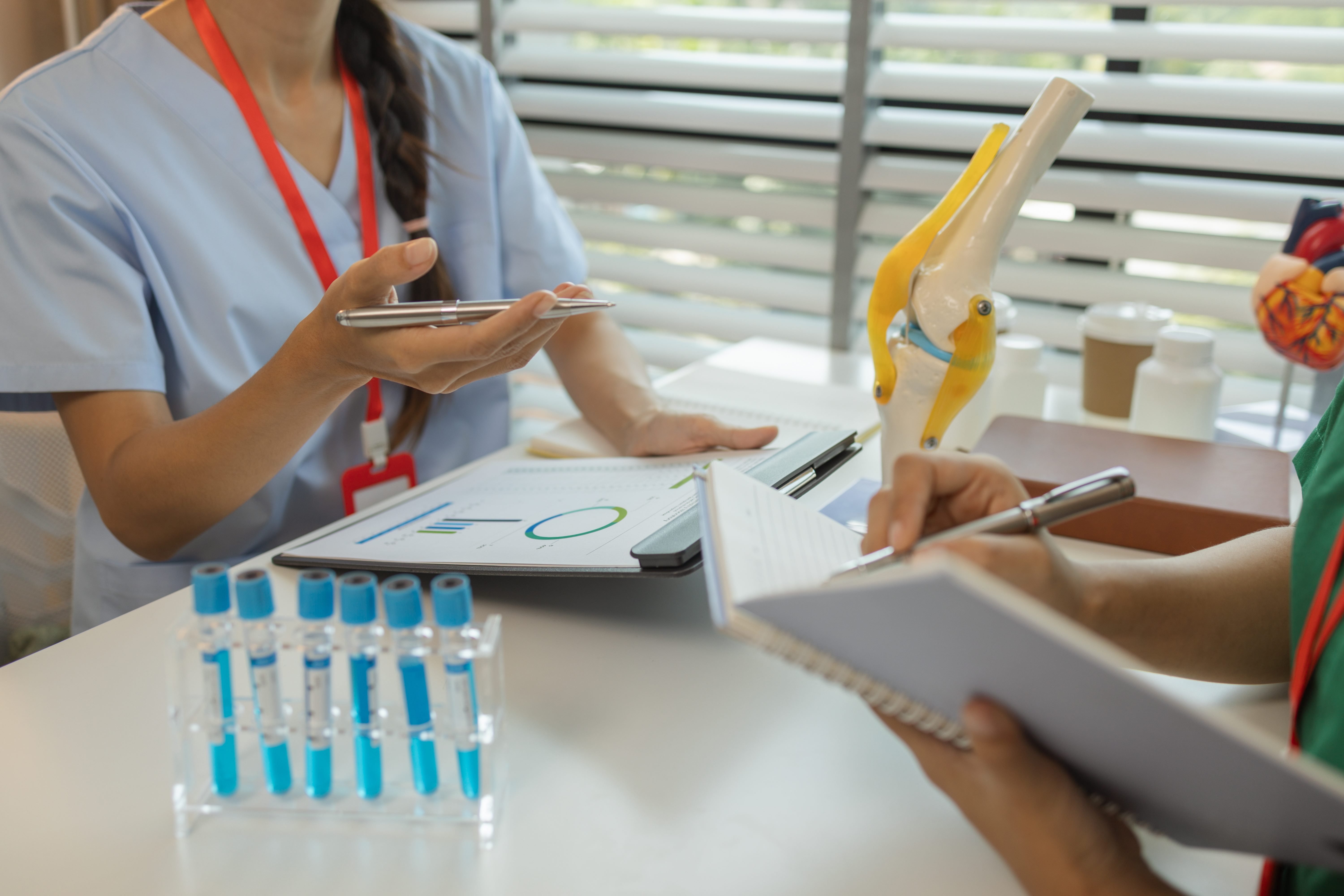 Consultation between doctors