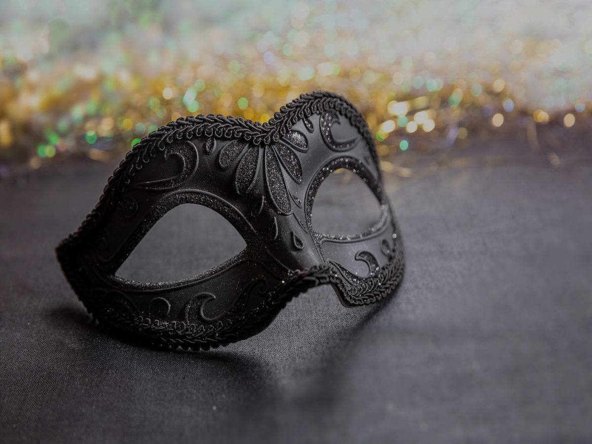 Black mask