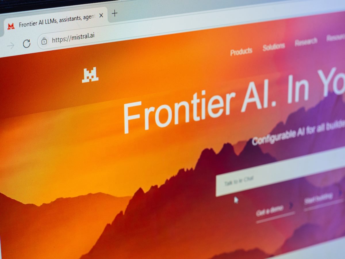 Close-up Mistral AI, screen website