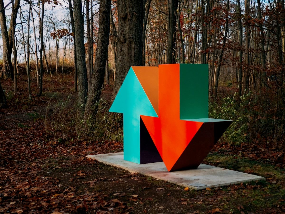 arrow going up and arrow going down public sculpture