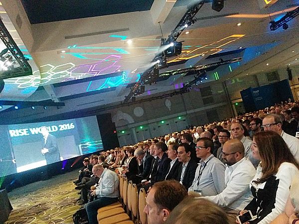 the crowd at OpenText Enterprise World 2016