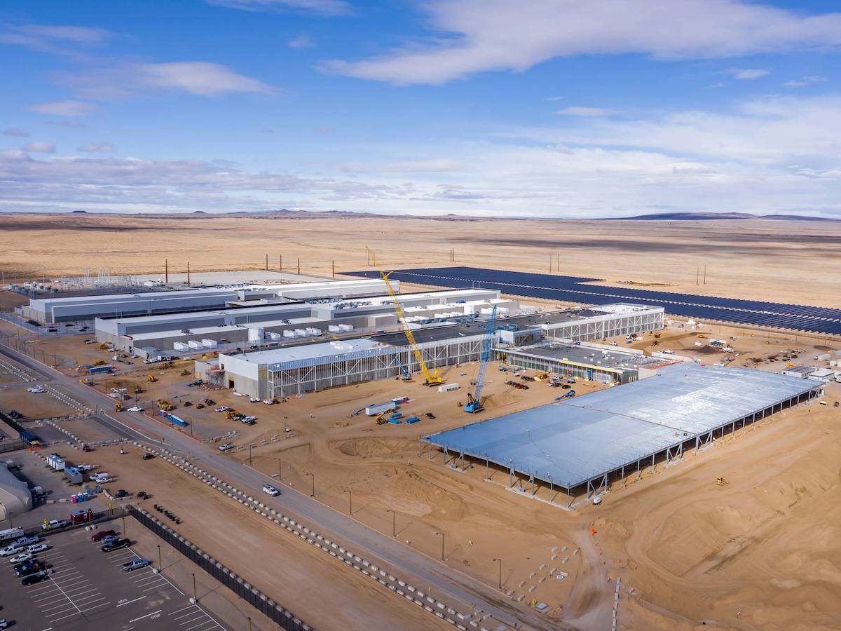 Meta's Los Lunas Data Center under construction
