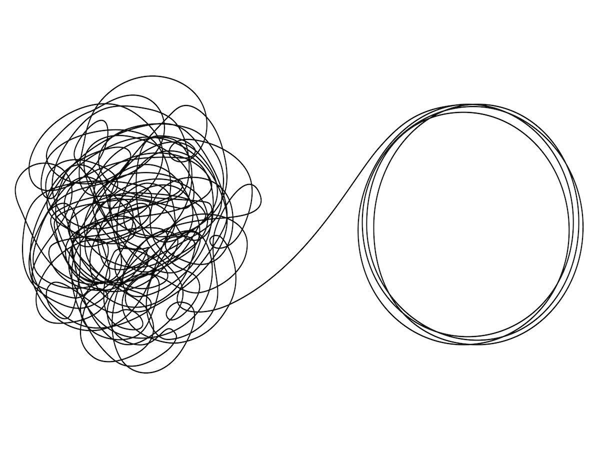 Chaotically tangled line transforming into orderly circular lines